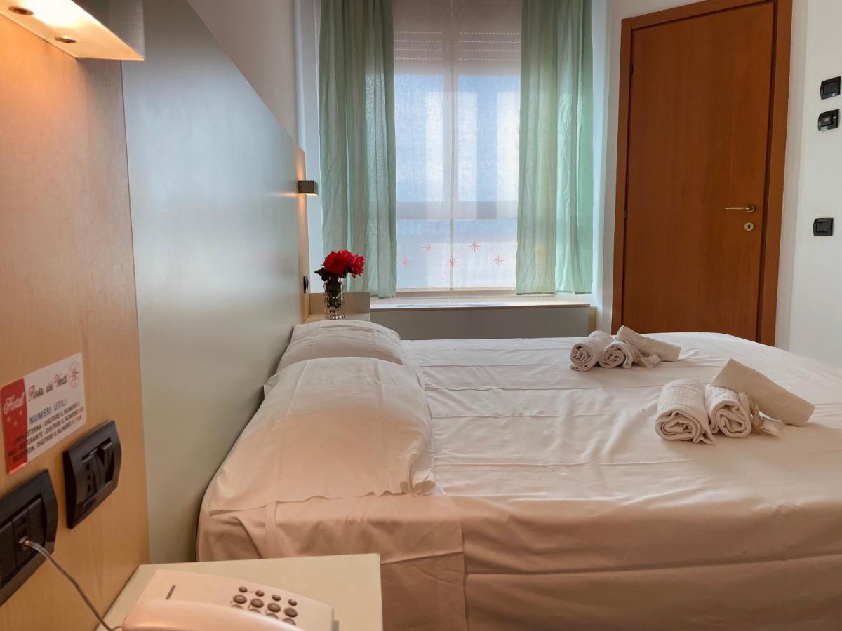 Hotel Grecale - เวนตูรีนา แตร์เม ภายนอก รูปภาพ