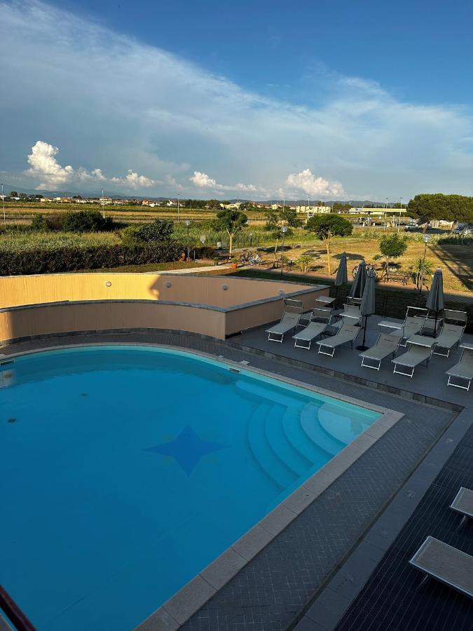 Hotel Grecale - เวนตูรีนา แตร์เม ภายนอก รูปภาพ