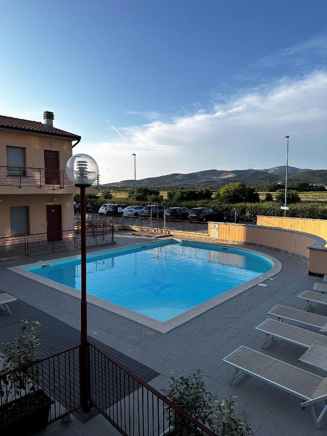 Hotel Grecale - เวนตูรีนา แตร์เม ภายนอก รูปภาพ