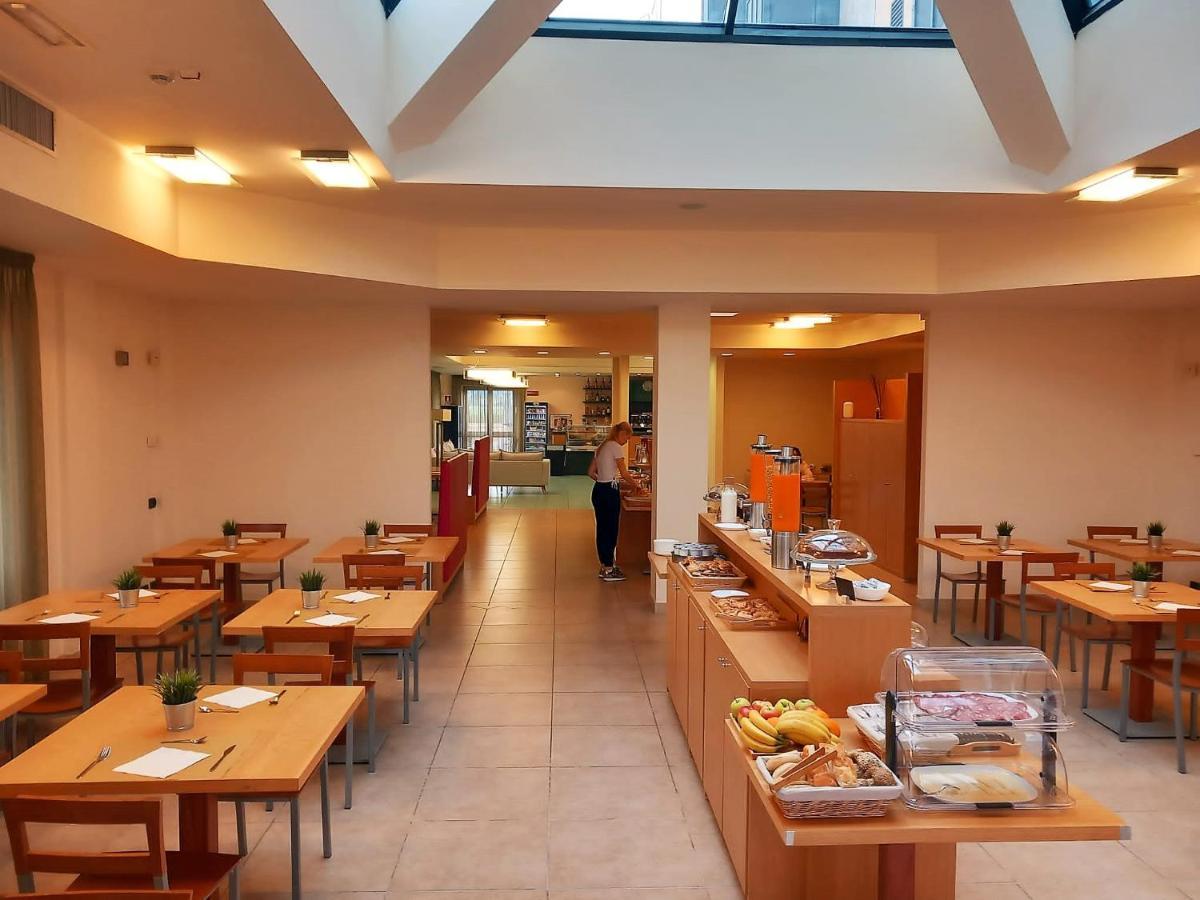 Hotel Grecale - เวนตูรีนา แตร์เม ภายนอก รูปภาพ