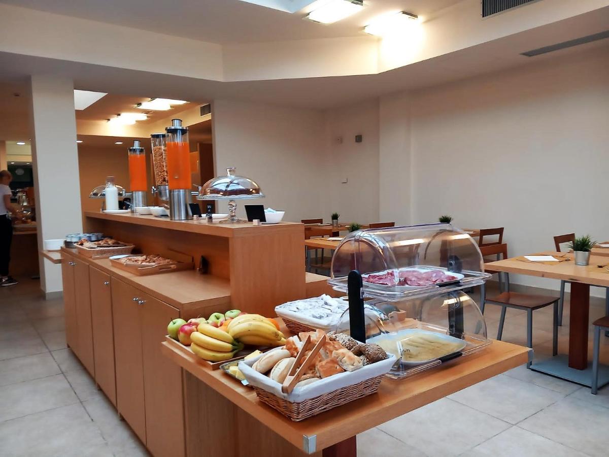 Hotel Grecale - เวนตูรีนา แตร์เม ภายนอก รูปภาพ