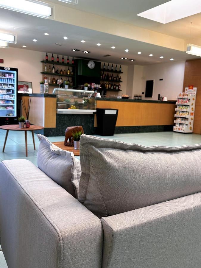 Hotel Grecale - เวนตูรีนา แตร์เม ภายนอก รูปภาพ