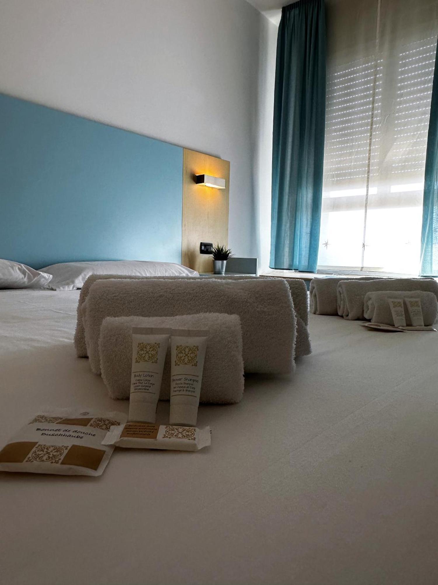 Hotel Grecale - เวนตูรีนา แตร์เม ภายนอก รูปภาพ